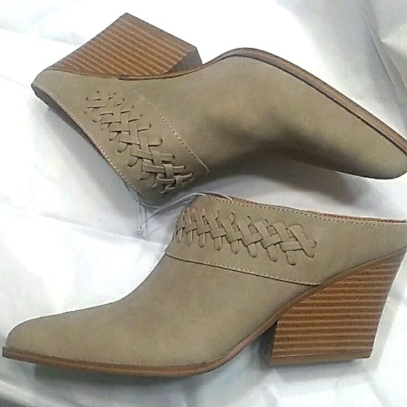 Indigo Road Shoes Indigo Rd Kendrie Slide Poshmark